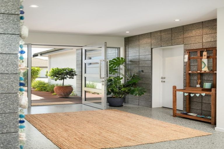 Photo of property in 37 Oceania Sands Way, Papamoa Beach, Papamoa, 3118