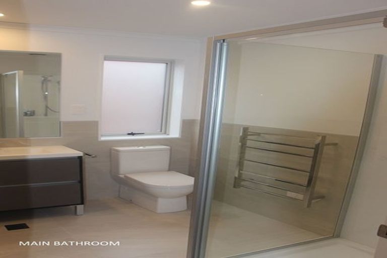 Photo of property in 29 Ambar Ridge Avenue, Massey, Auckland, 0614