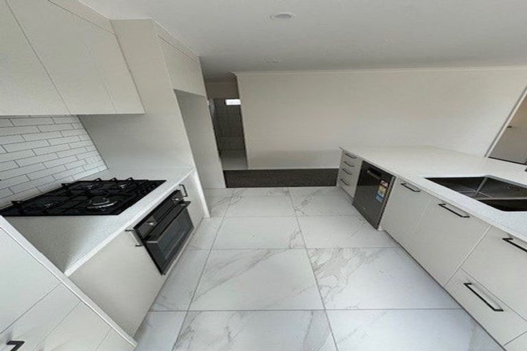 Photo of property in 41 Rorotu Avenue, Karaka, Papakura, 2113