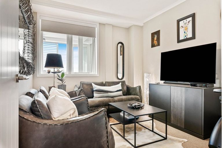 Photo of property in 186 Landmark Terrace, Orewa, 0931