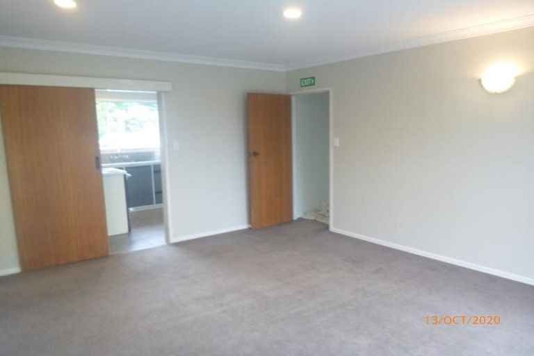 Photo of property in 1b/2 Divich Avenue, Te Atatu South, Auckland, 0610