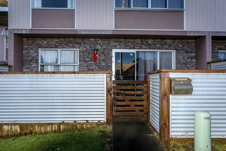 Photo of property in 8 Carrington Street, Lower Vogeltown, New Plymouth, 4310