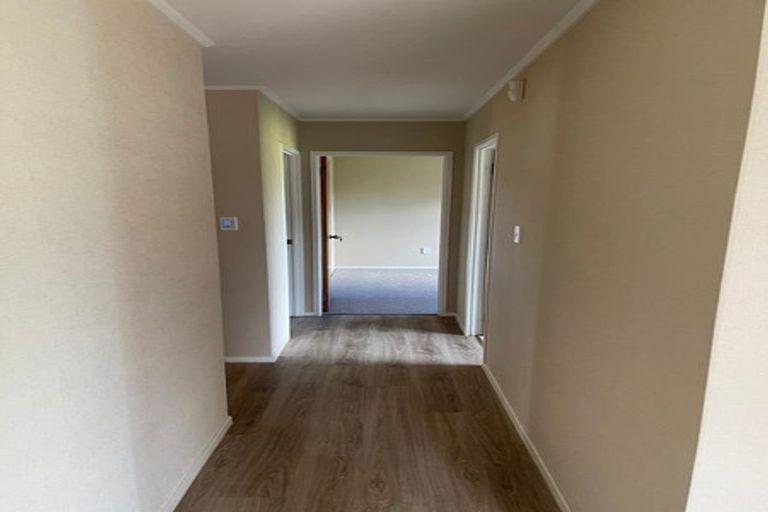 Photo of property in 2 Fitzwater Place, Henderson, Auckland, 0612