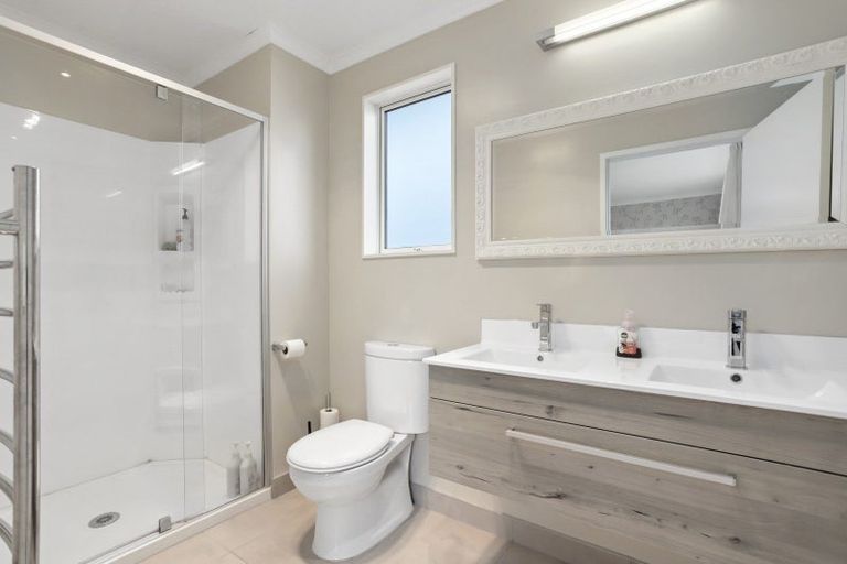 Photo of property in 2 Kotuku Lane, Hobsonville, Auckland, 0616