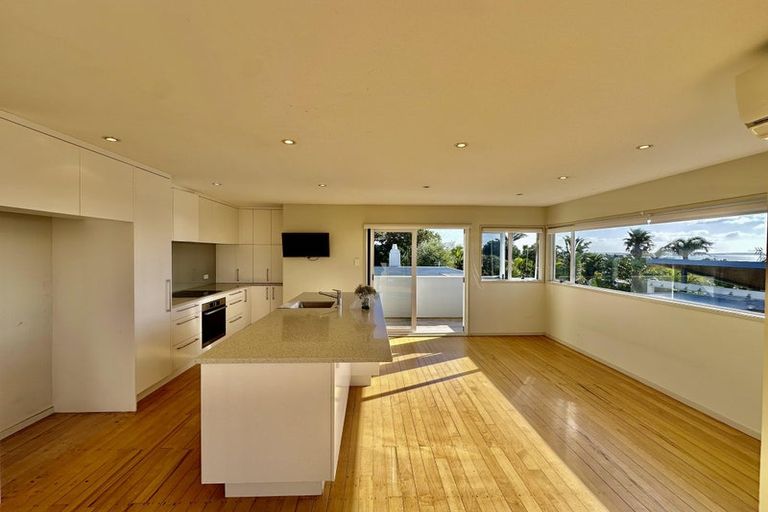 Photo of property in 150 Aberdeen Road, Campbells Bay, Auckland, 0620