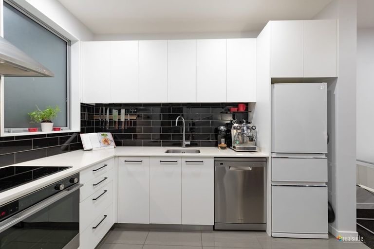 Photo of property in 1/24 Tamar Street, Island Bay, Wellington, 6023