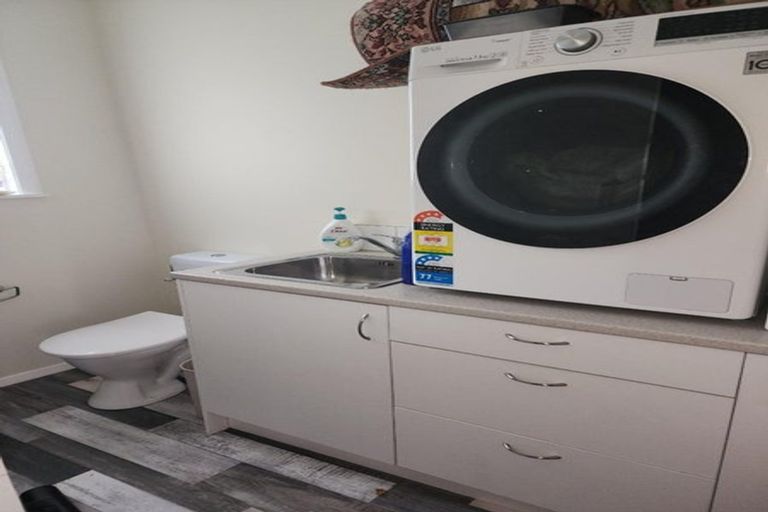 Photo of property in 4 Kotare Street, Waikanae, 5036