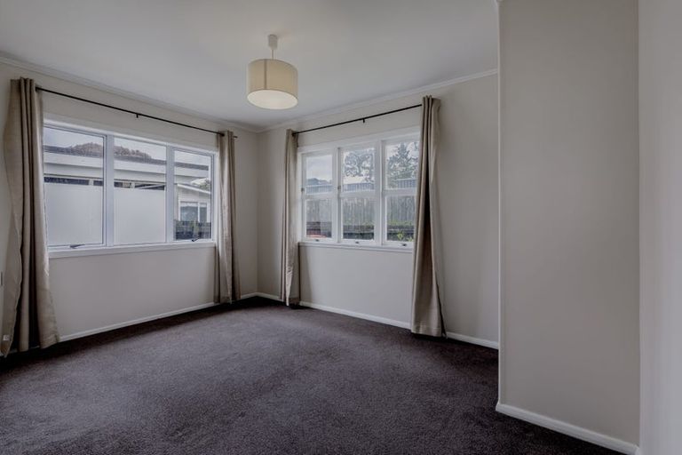 Photo of property in 74 Forest Hill Road, Henderson, Auckland, 0612