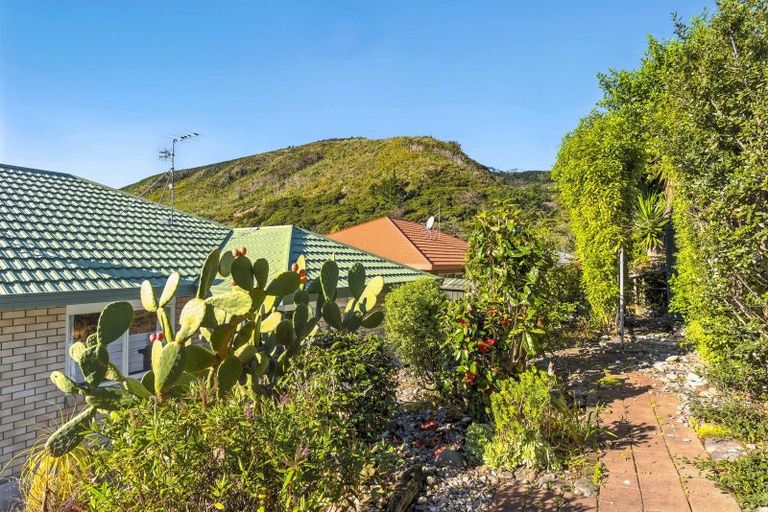 Photo of property in 27 Villa Grove, Paraparaumu, 5032