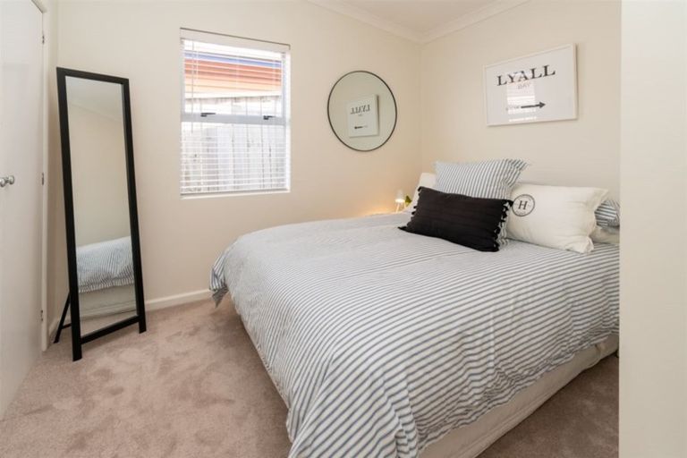 Photo of property in 278 Queens Drive, Lyall Bay, Wellington, 6022