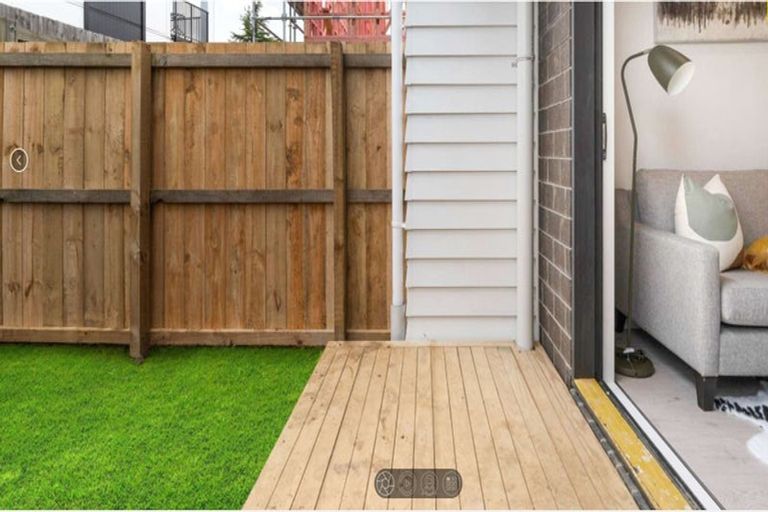 Photo of property in 8/3226 Great North Road, New Lynn, Auckland, 0600