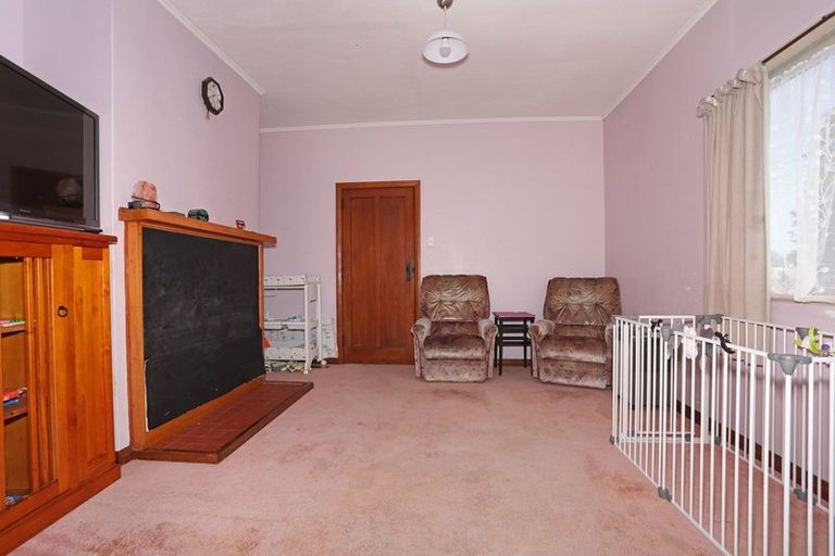 Photo of property in 25 Robert Street, Marton, 4710