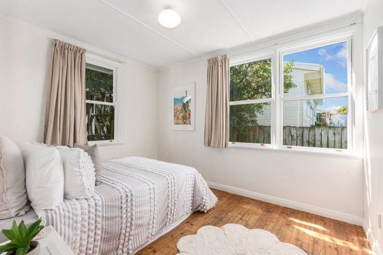 Photo of property in 105 Te Pene Avenue, Titahi Bay, Porirua, 5022