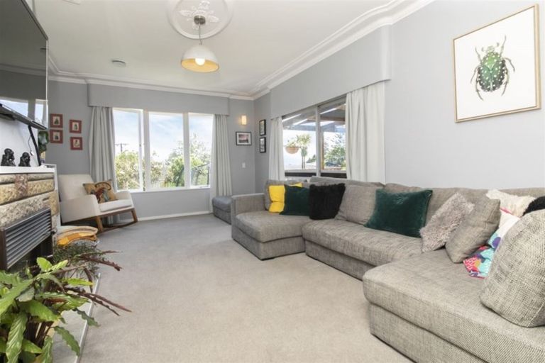 Photo of property in 10 Murray Road, Te Atatu Peninsula, Auckland, 0610