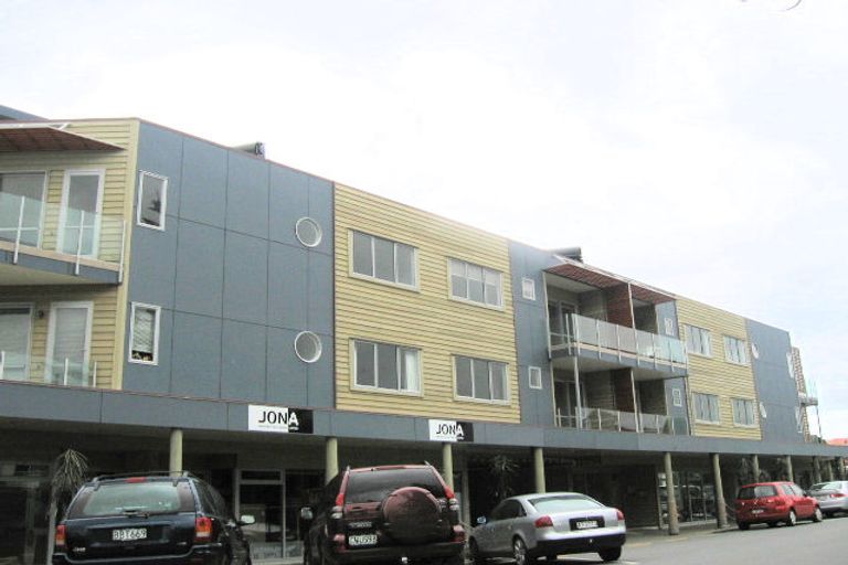 Photo of property in 4-u5 Seaview Road, Paraparaumu Beach, Paraparaumu, 5032