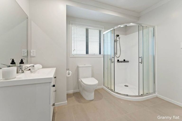 Photo of property in 586 Whitford Road, Whitford, Howick, 2571