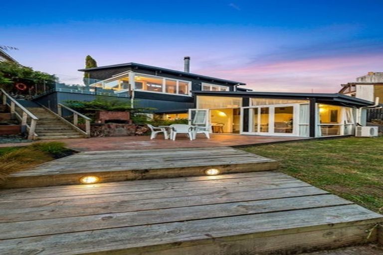 Photo of property in 122 Aeroview Drive, Beach Haven, Auckland, 0626