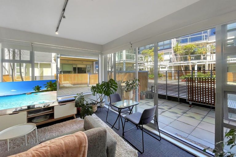 Photo of property in Revolucion Apartments, 105n/28 Torrens Terrace, Mount Cook, Wellington, 6011