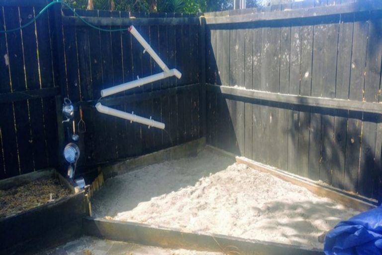 Photo of property in 23 Mcintyre Road, Mangere Bridge, Auckland, 2022