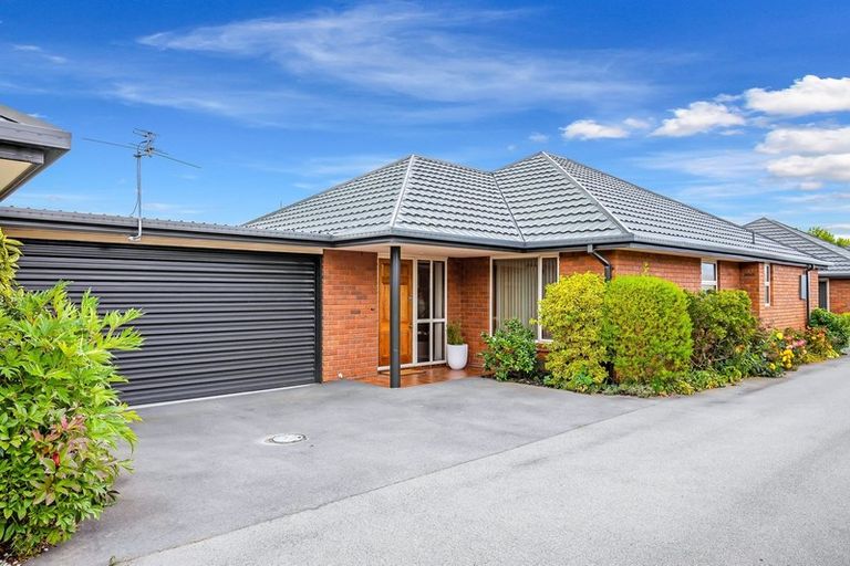 Photo of property in 3/61 Waimairi Road, Upper Riccarton, Christchurch, 8041