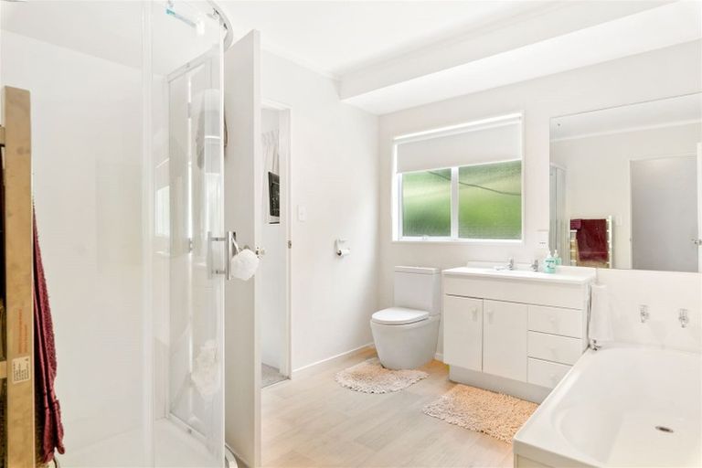 Photo of property in 299b Glengarry Road, Glen Eden, Auckland, 0602