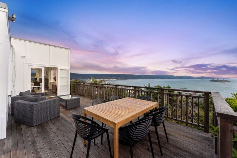 Photo of property in 25 Singers Road, Korokoro, Lower Hutt, 5012