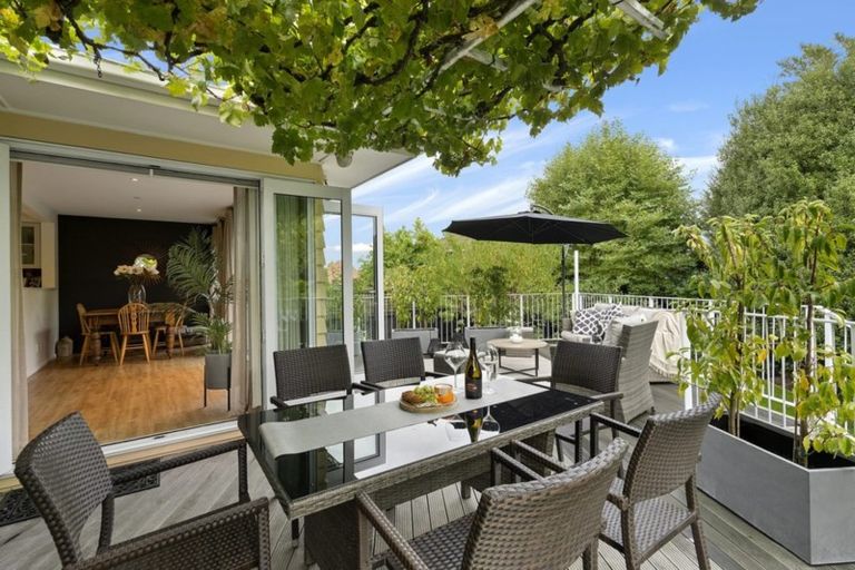 Photo of property in 34 Rosedale Place, Avonhead, Christchurch, 8042
