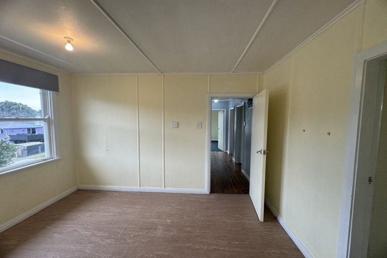 Photo of property in 13 Taupiri Crescent, Titahi Bay, Porirua, 5022