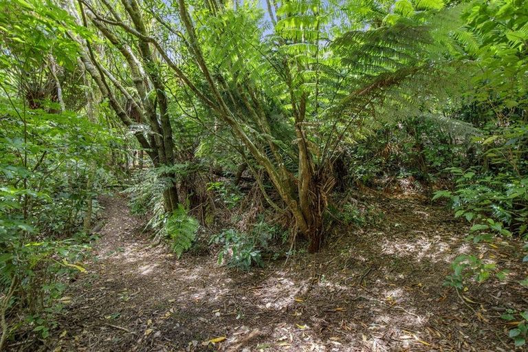 Photo of property in 35 Wyndham Road, Pinehaven, Upper Hutt, 5019