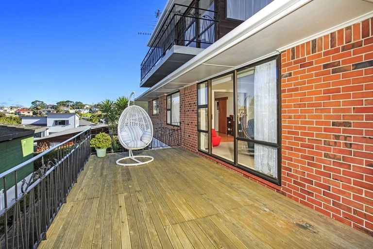 Photo of property in 1/24 Martin Crescent, Northcote, Auckland, 0627