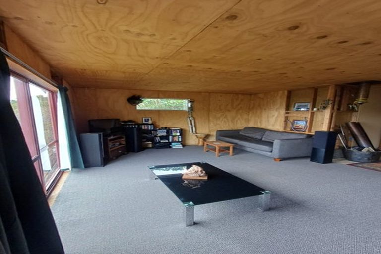 Photo of property in 7116 Kenepuru Road, Raetihi, Picton, 7282