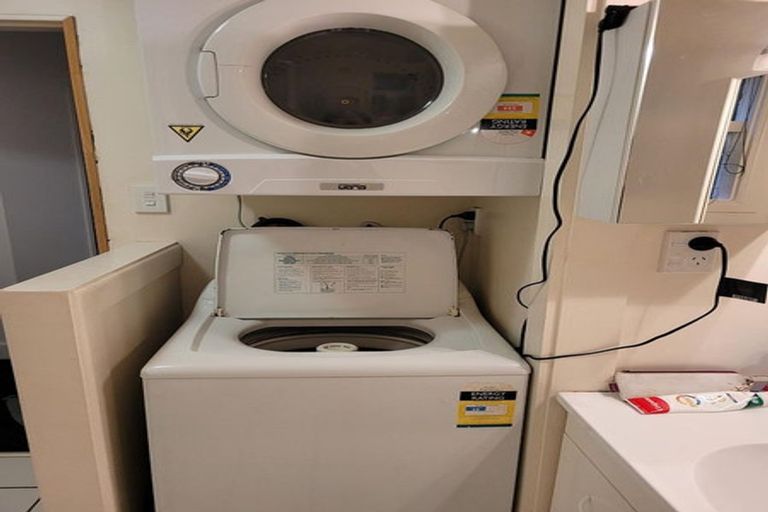 Photo of property in Parkland Flats, 18/51u Adams Terrace, Kelburn, Wellington, 6021