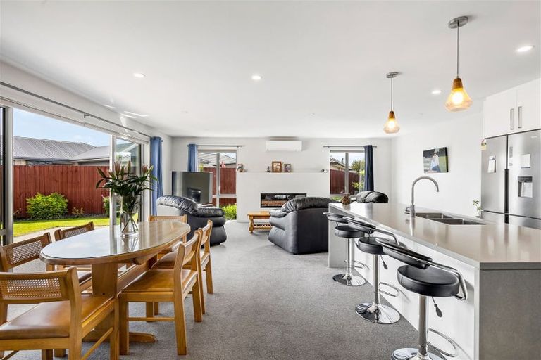 Photo of property in 5 Glenbarr Lane, Broomfield, Christchurch, 8042