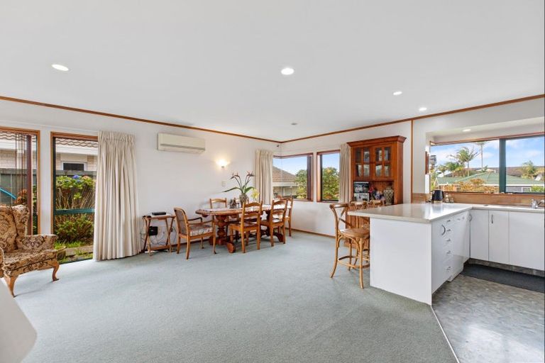 Photo of property in 122 Russley Drive, Mount Maunganui, 3116
