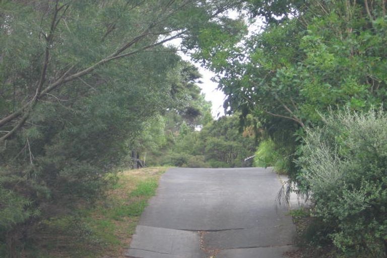 Photo of property in 1/23 Fernwood Grove, Bayview, Auckland, 0629