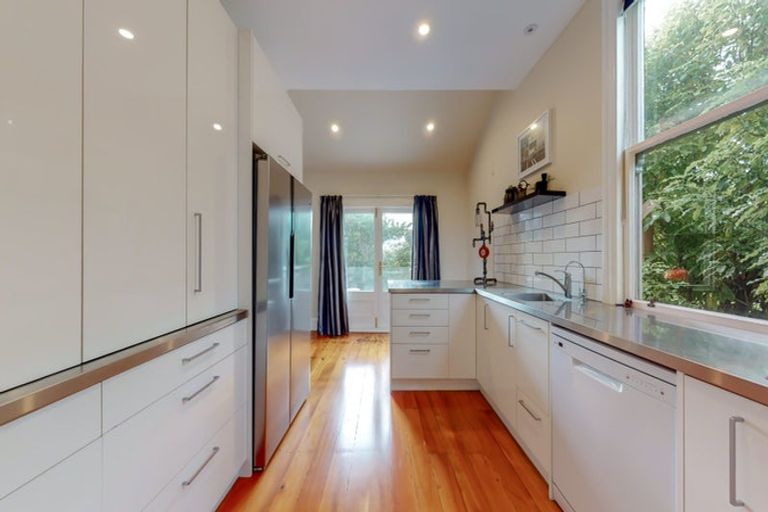 Photo of property in 16 Hall Street, Newtown, Wellington, 6021