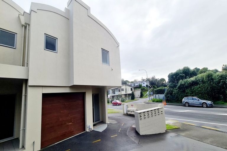 Photo of property in 1/1 Marine Parade, Paraparaumu Beach, Paraparaumu, 5032