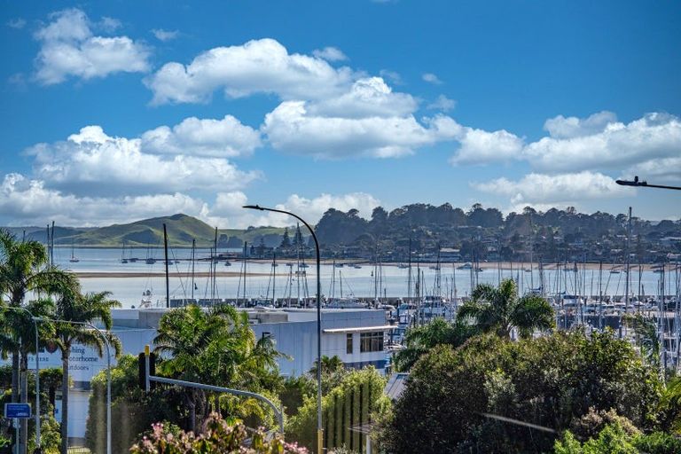 Photo of property in 15 Pigeon Mountain Road, Half Moon Bay, Auckland, 2012