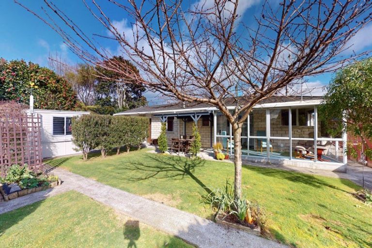 Photo of property in 1 Saint Annes Street, Levin, 5510