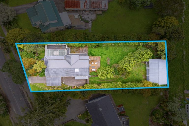 Photo of property in 28 Grassmere Road, Henderson Valley, Auckland, 0612