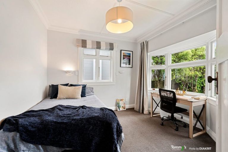 Photo of property in 27 Waru Street, Khandallah, Wellington, 6035