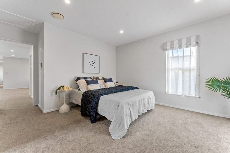 Photo of property in 21 Edgewater Drive, Karaka, Papakura, 2113