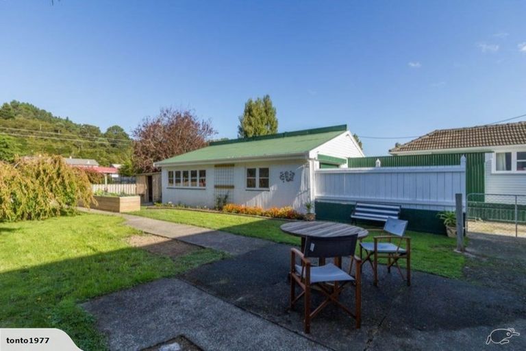 Photo of property in 32 Petherick Street, Taita, Lower Hutt, 5011
