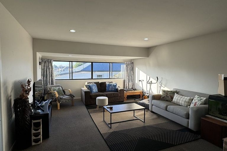 Photo of property in 4/107 Holly Road, St Albans, Christchurch, 8014