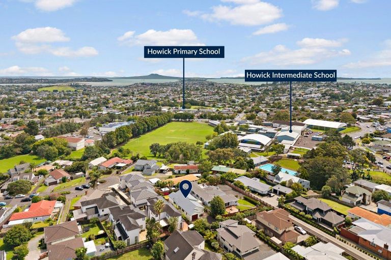 Photo of property in 9a Bradbury Road, Botany Downs, Auckland, 2010