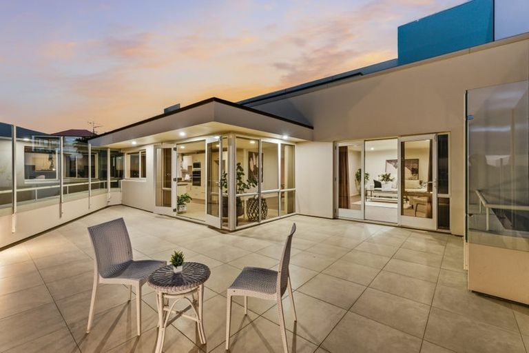 Photo of property in 1/21 Overdale Drive, Cashmere, Christchurch, 8022