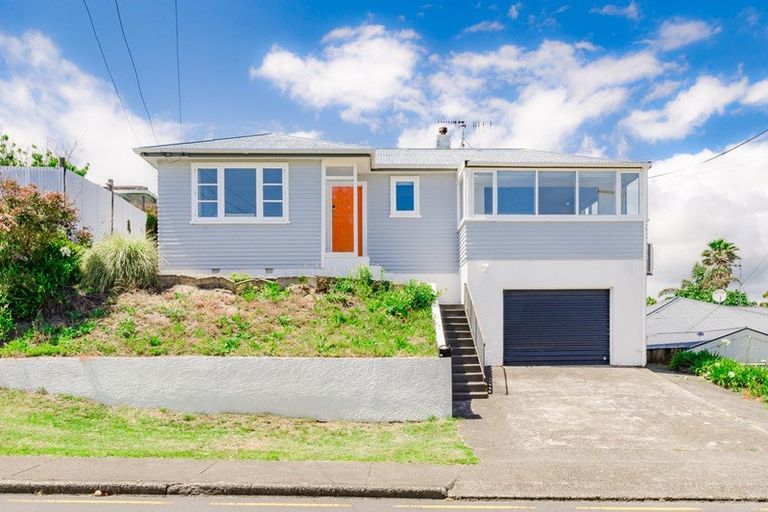 Photo of property in 12 Gray Avenue, Paraparaumu Beach, Paraparaumu, 5032