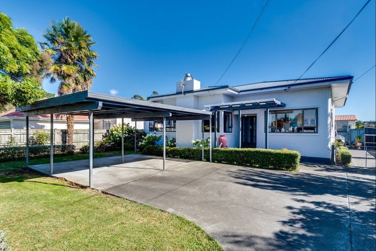 Photo of property in 5 Golding Road, Taradale, Napier, 4112