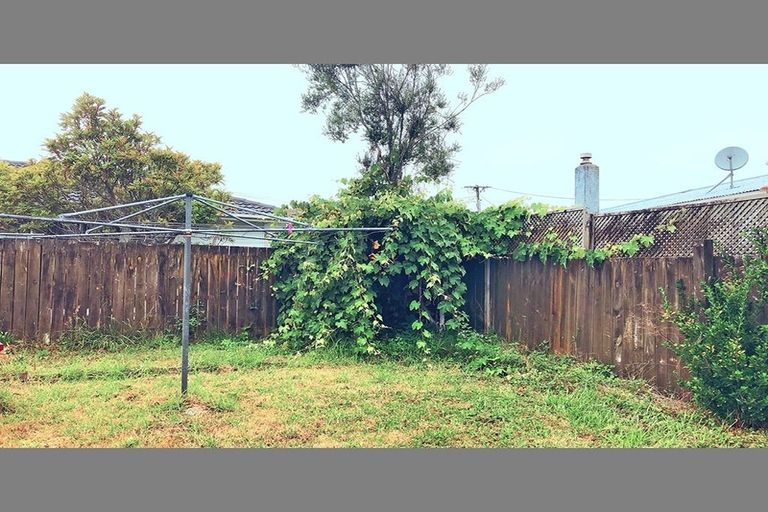 Photo of property in 49 Larnoch Road, Henderson, Auckland, 0610