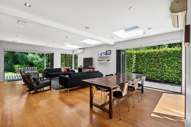 Photo of property in 11 Audrey Road, Takapuna, Auckland, 0620